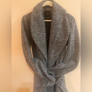 Polyester dynamite coat size small women’s used trench style